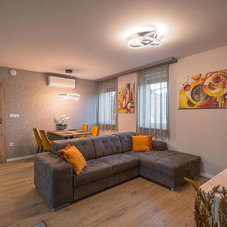 Melomi 1 Apartman Sárvár Esterno foto