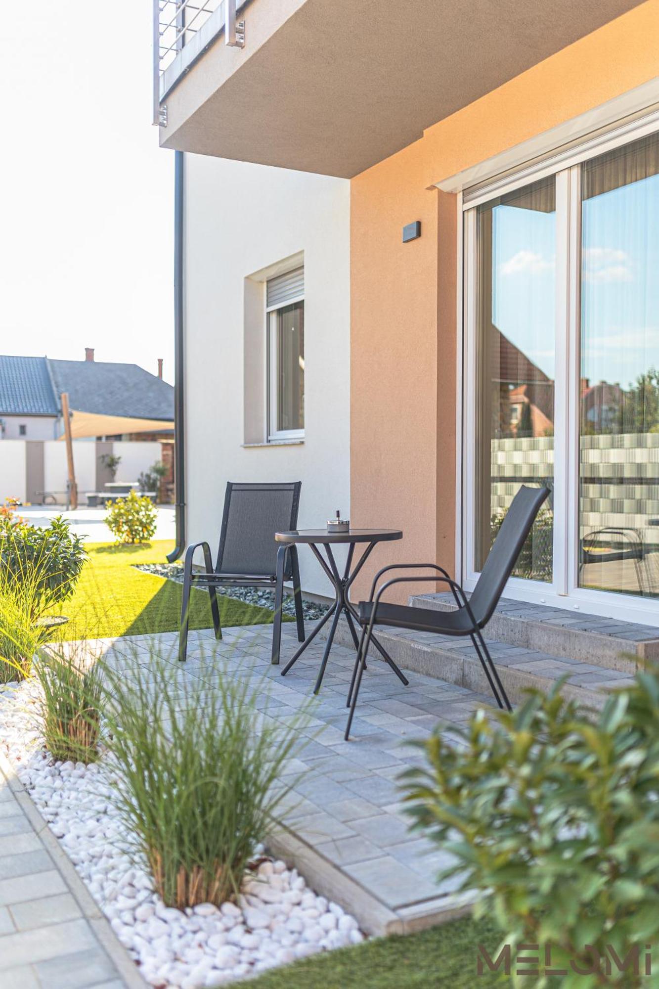 Melomi 1 Apartman Sárvár Esterno foto