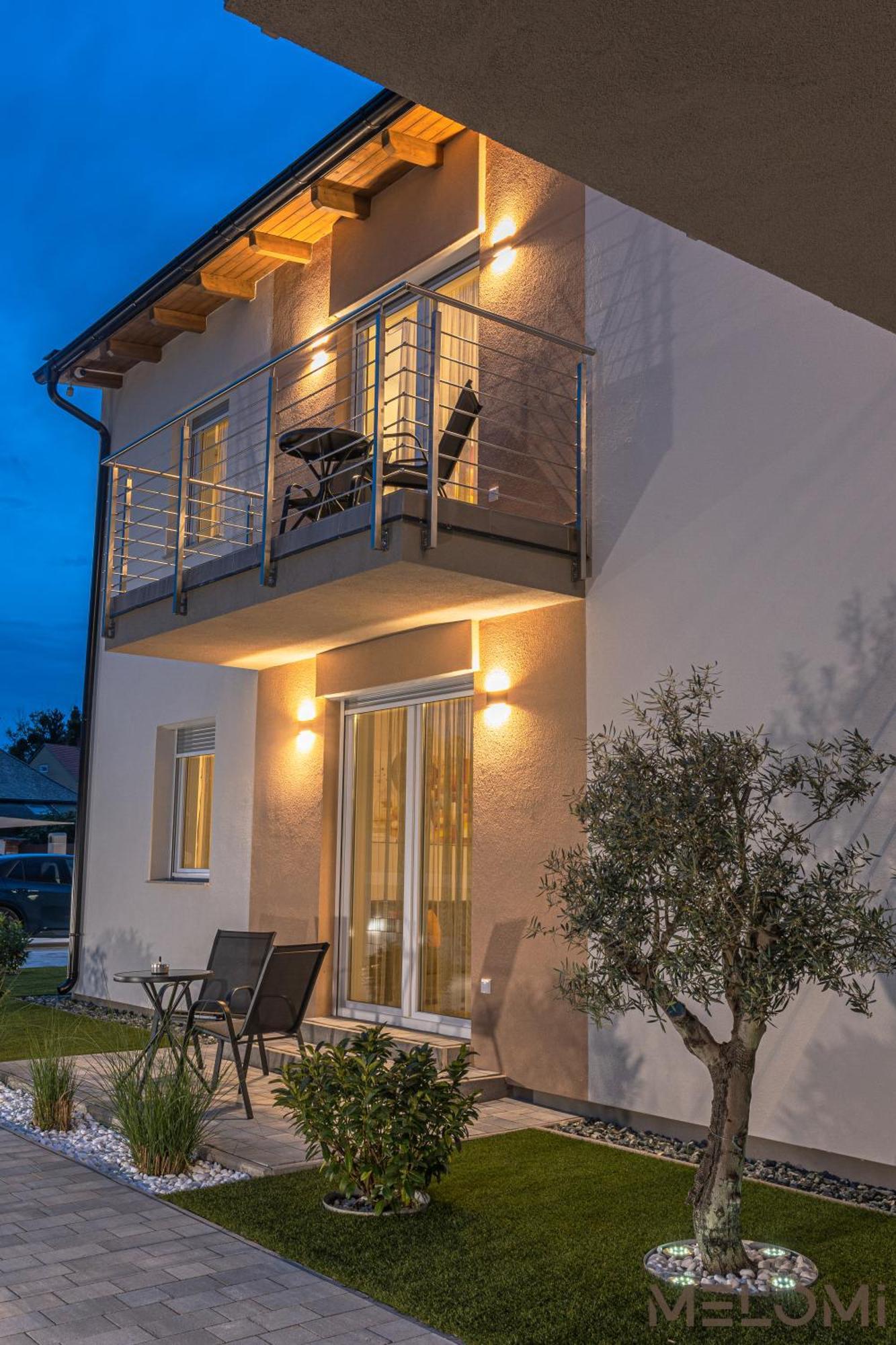 Melomi 1 Apartman Sárvár Esterno foto